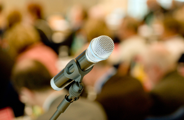 Microphone for public speaking